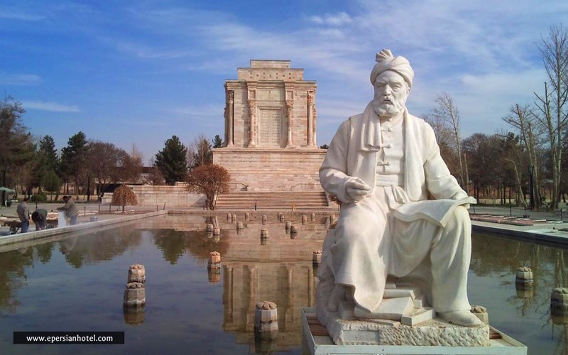 محوطه آرامگاه فردوسی در توس مشهد